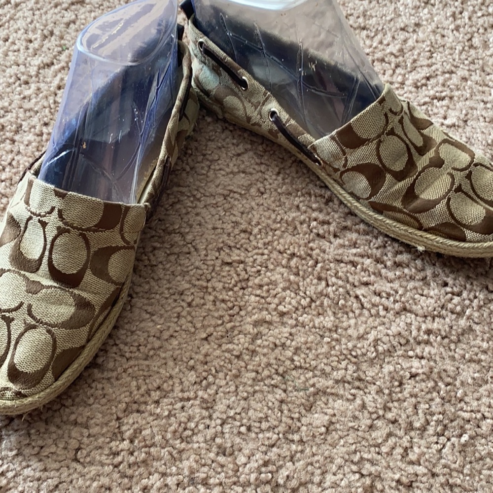 Coach Slides - Picture 2 of 7